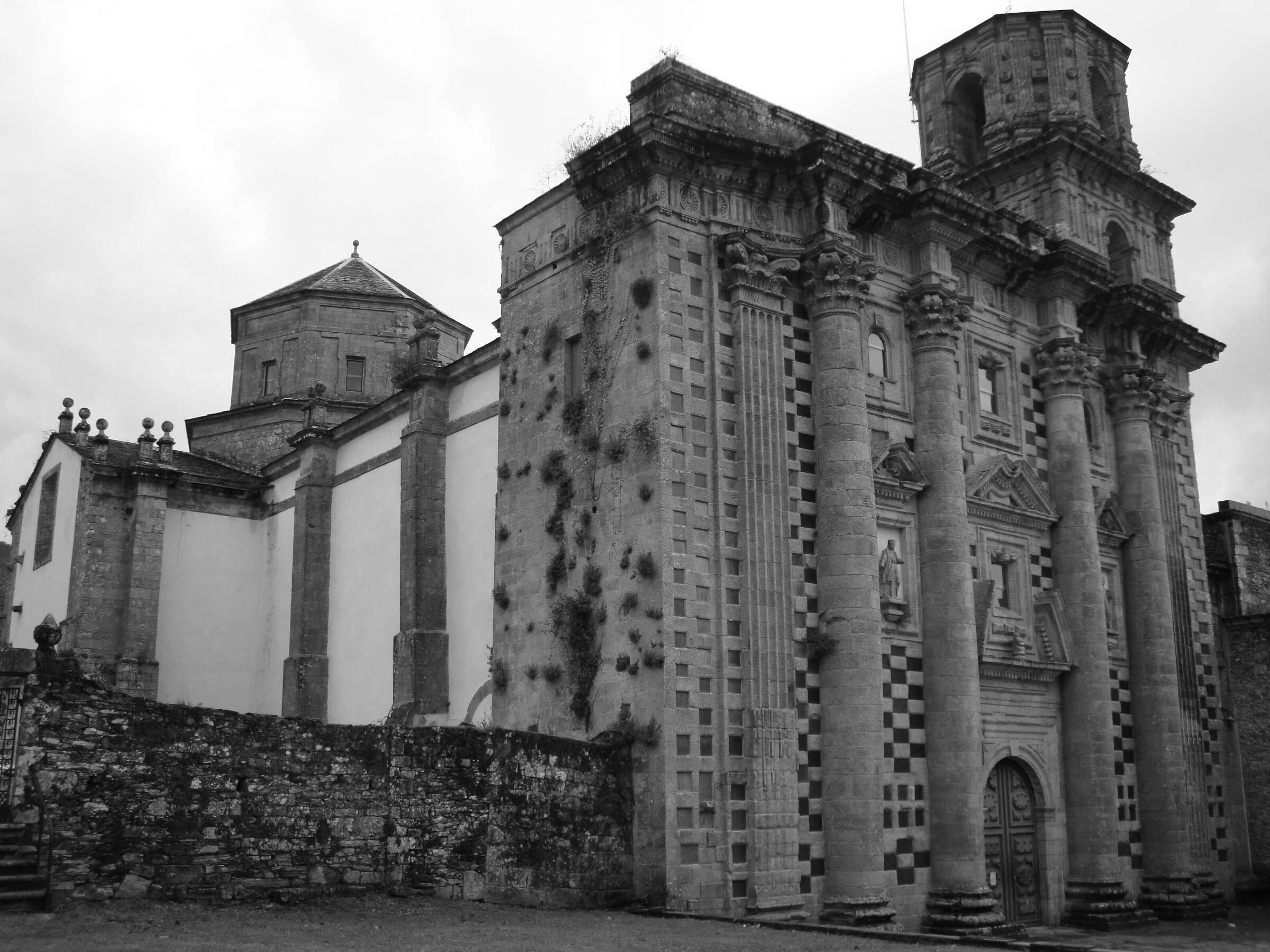 Foto 1. Monasterio de Santa María de Monfero