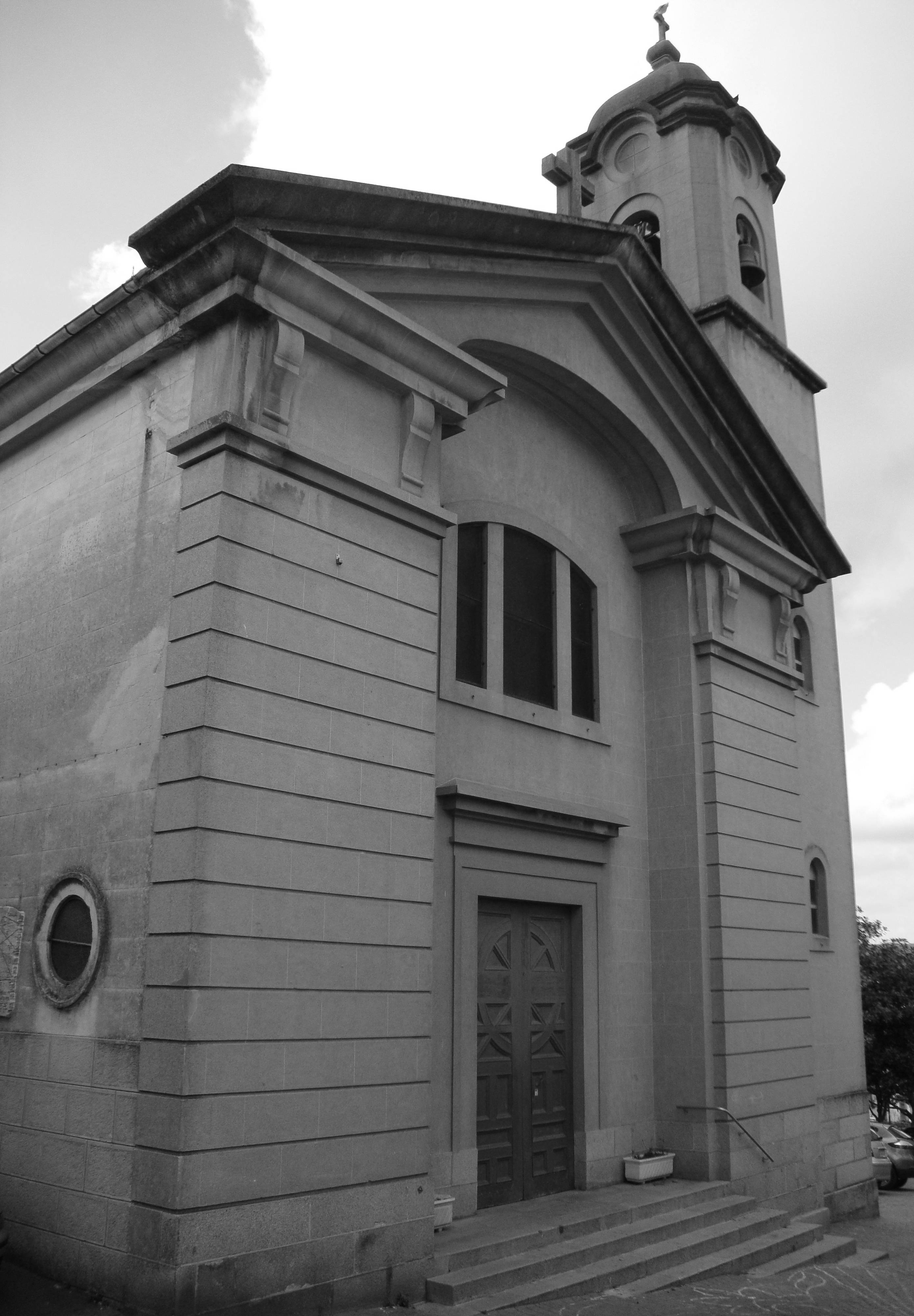 Foto 14. Iglesia parroquial de San Julián, levantada sobre la antigua capilla de San Telmo. Mugardos